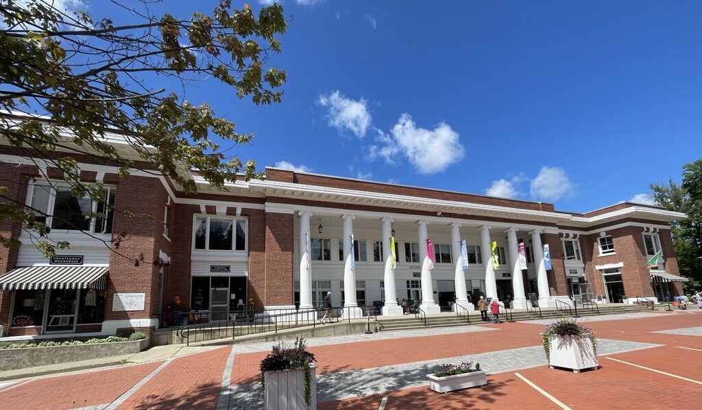 Colonnade is (and has been) open for visitors